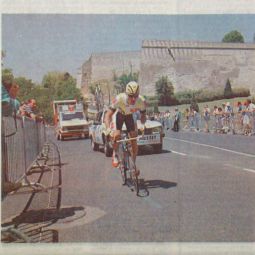 Charly Mottet, maillot 68, en haut de la c�te du ch�teau