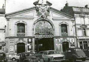 March� - Fa�ade place Saint-Pierre